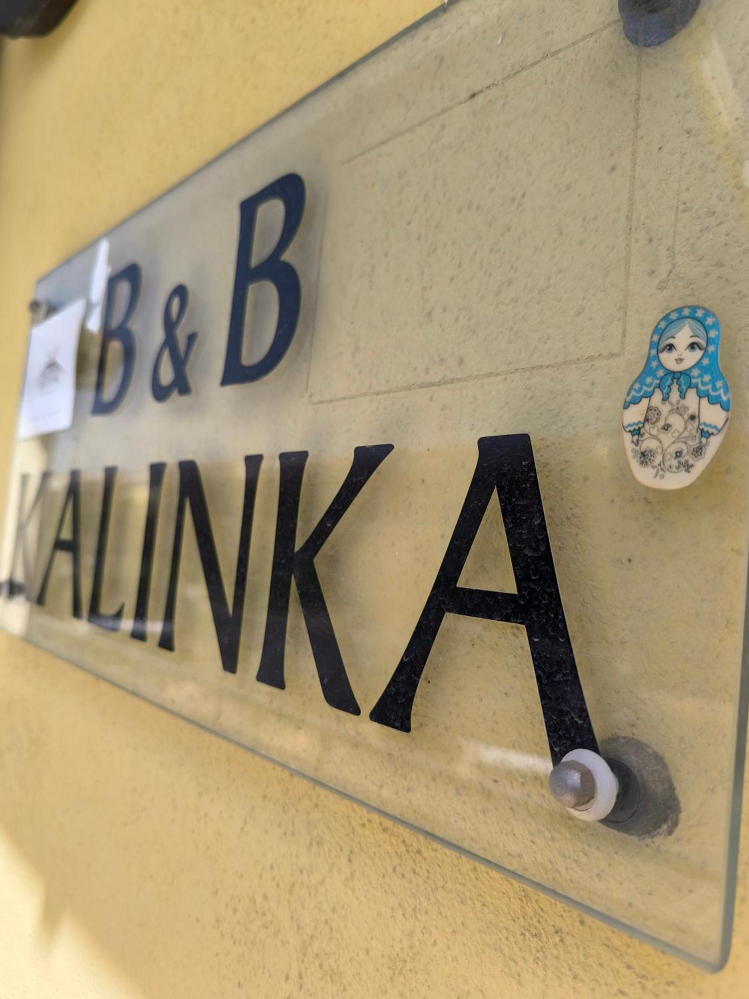 Bed And breakfast Kalinka Motta SantʼAnastasia Exteriör bild
